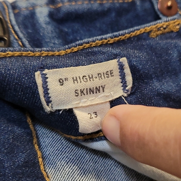 Madewell 9" High-rise Skinny Jeans with Frayed Hem - Picture 7 of 12